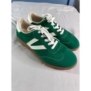 Women’s Green White Retro Sneakers Gum Sole Lace Up Casual Shoes US 10 (EU 41)